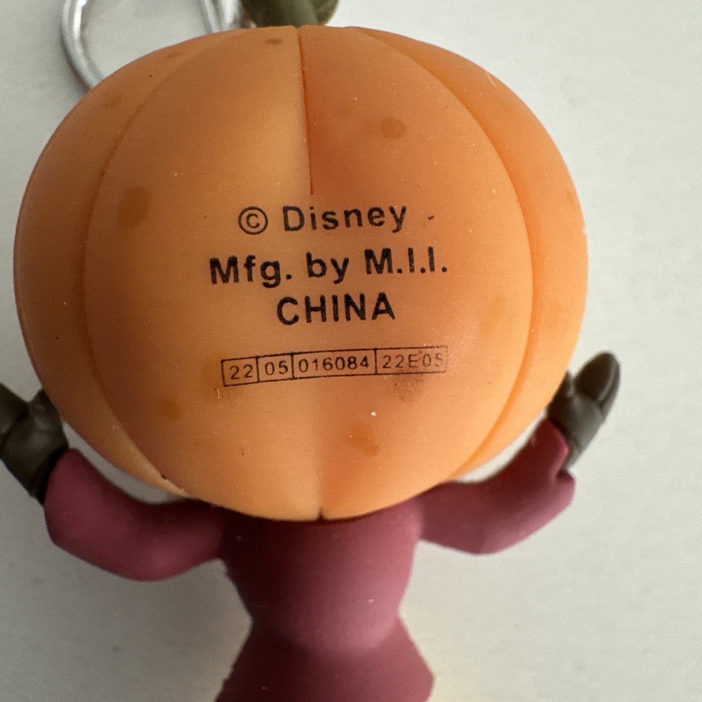 Disney Nightmare Before Christmas Pumpkin King Keychain - Picture 5 of 7